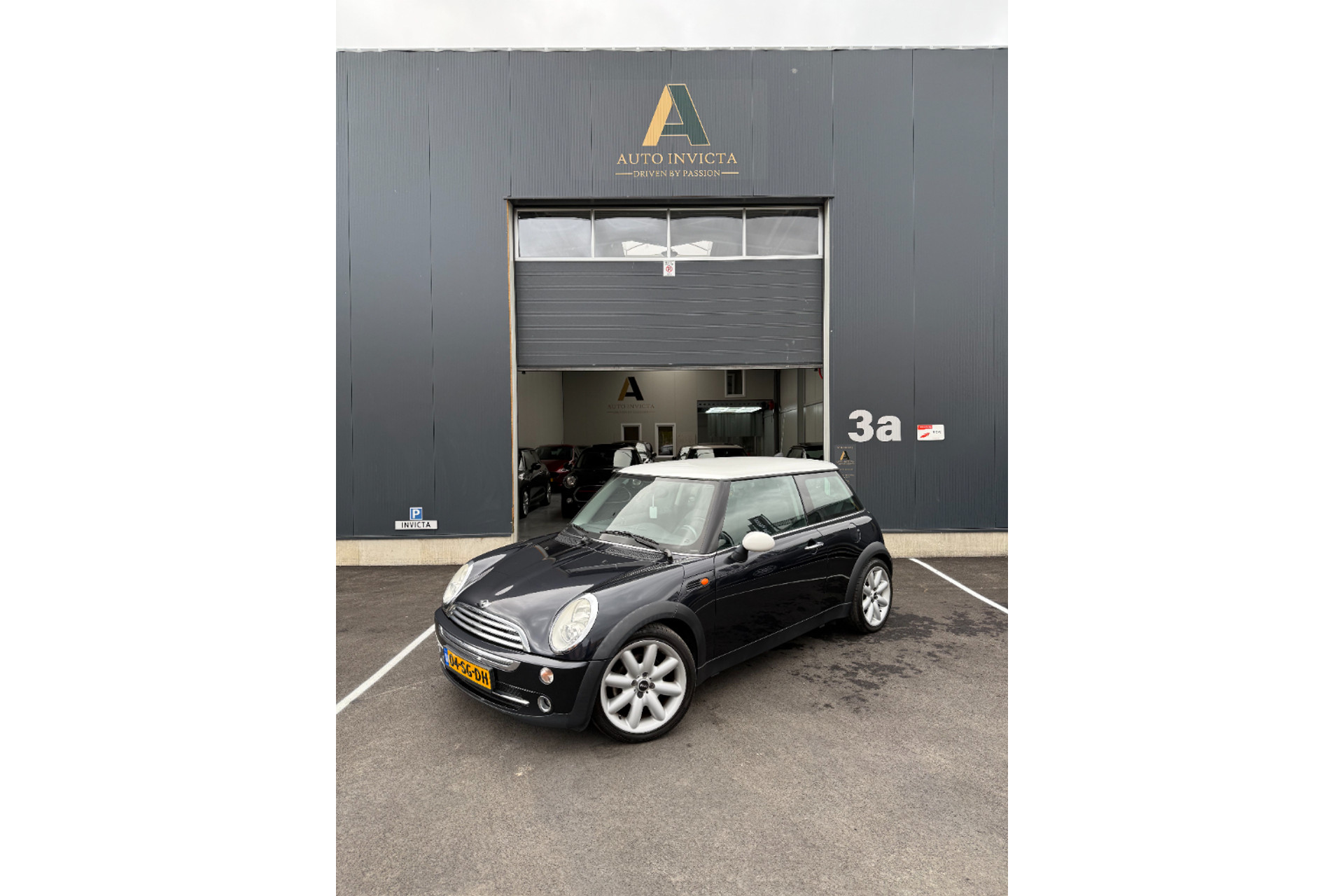 MINI Cooper 1.6 - Chili - origineel NL - Nap! 47538797-0.jpg | Auto Invicta