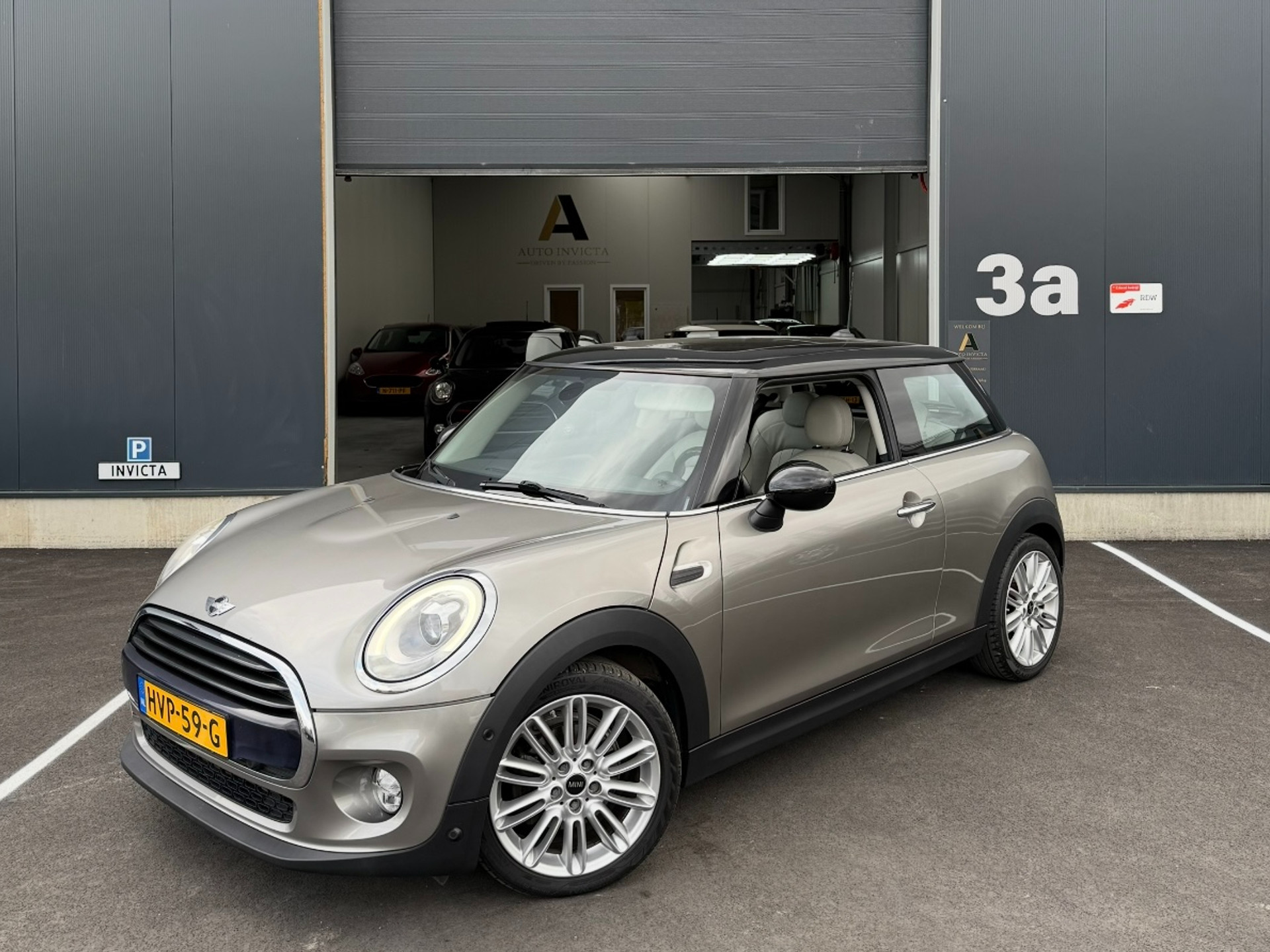 MINI Cooper 1.5 - Chili - Pano 47538936-0.jpg | Auto Invicta