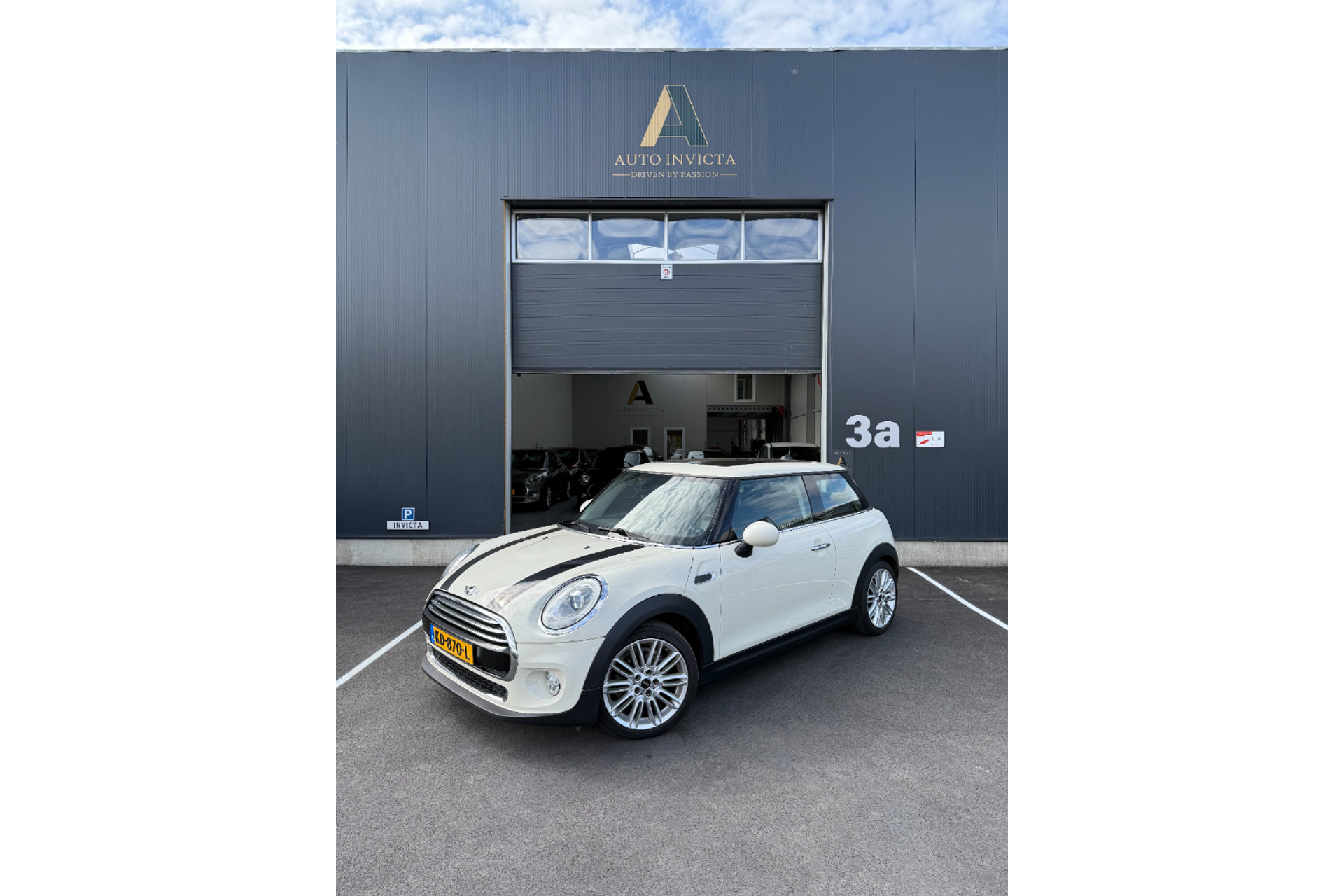 MINI Cooper 1.5 - Chili - Pano 47538950-0.jpg | Auto Invicta