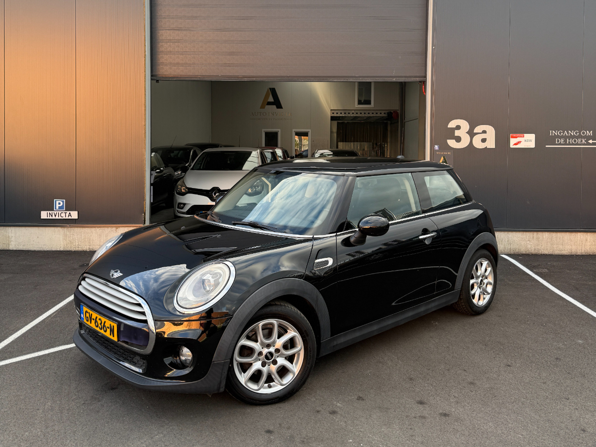 MINI Cooper 1.5 - Business 49746384-0.jpg | Auto Invicta